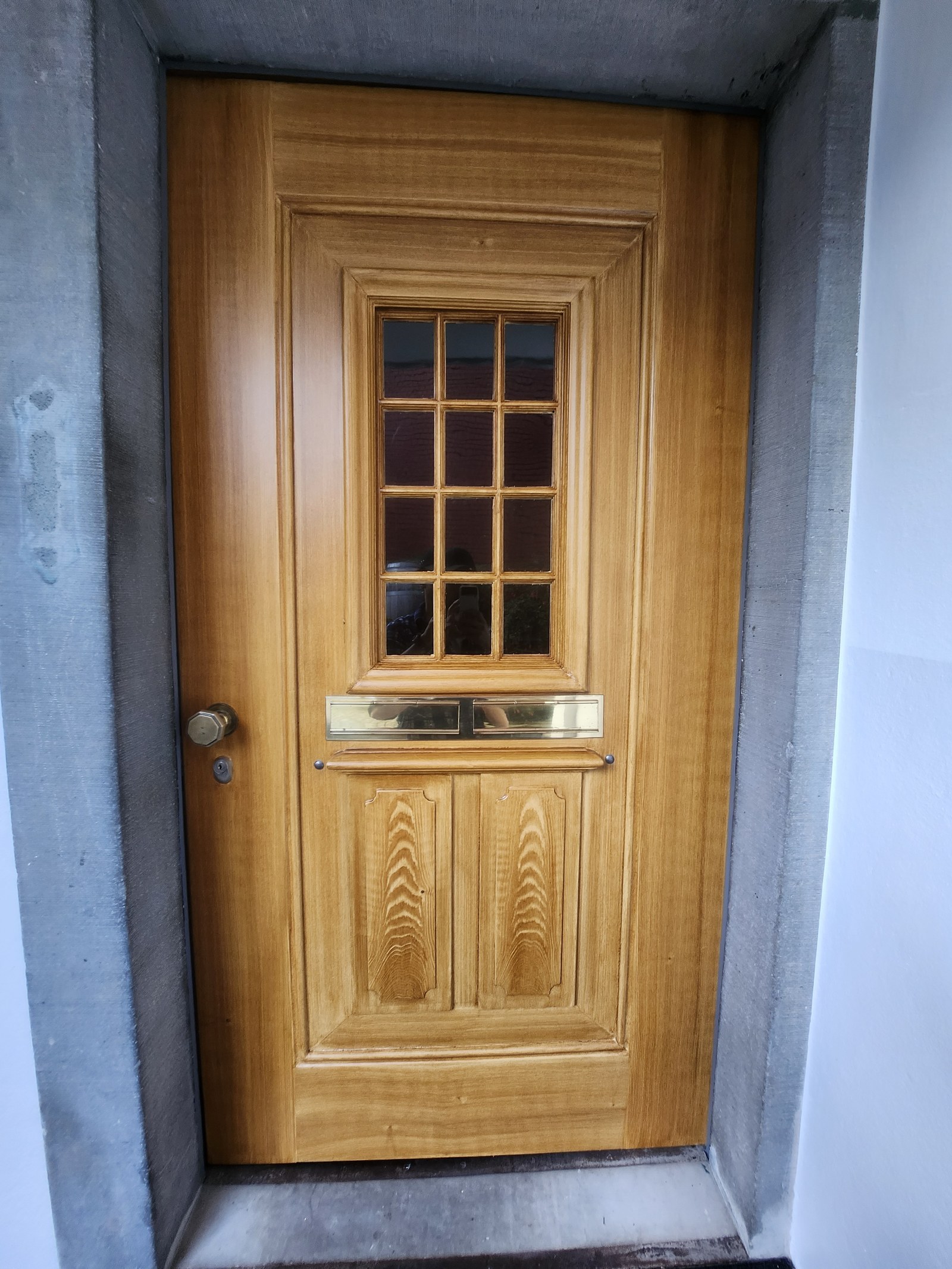 Haustür mit Holzimitation